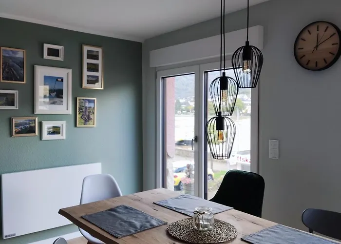 Weingut & Gaestehaus Melchiors 아파트 첼 안 데어 모젤